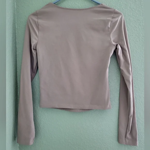 A&F top - Picture 4 of 5